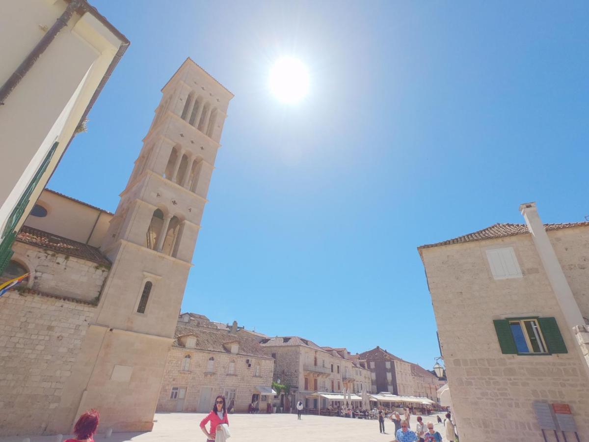 Historic Piazza House & Romantic Hidden Garden Đảo Hvar Ngoại thất bức ảnh