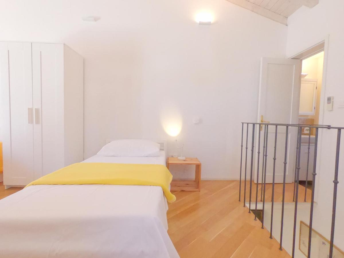 Historic Piazza House & Romantic Hidden Garden Đảo Hvar Ngoại thất bức ảnh